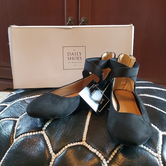 New X Ankle Strappy Lightweight Ballet Flat - Picture 1 of 5